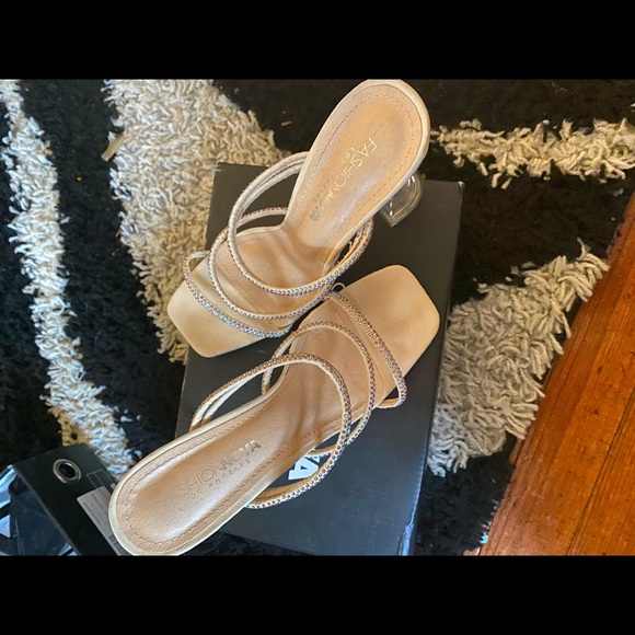 Beautiful heels - Picture 7 of 7